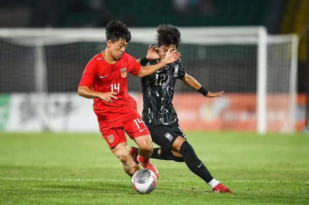 Li Weifeng: Kwong Siu-lai cần học cách chờ đợi cơ hội khi đi du học và giữ bình tĩnh, chống lại sự lo lắng khi không thể thi đấu.