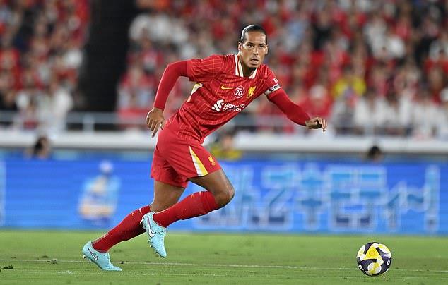 Slote: Van Dijk sẽ vắng mặt trong cả hai trận đấu đêm nay do bị ốm, và Bradley cũng sẽ vắng mặt