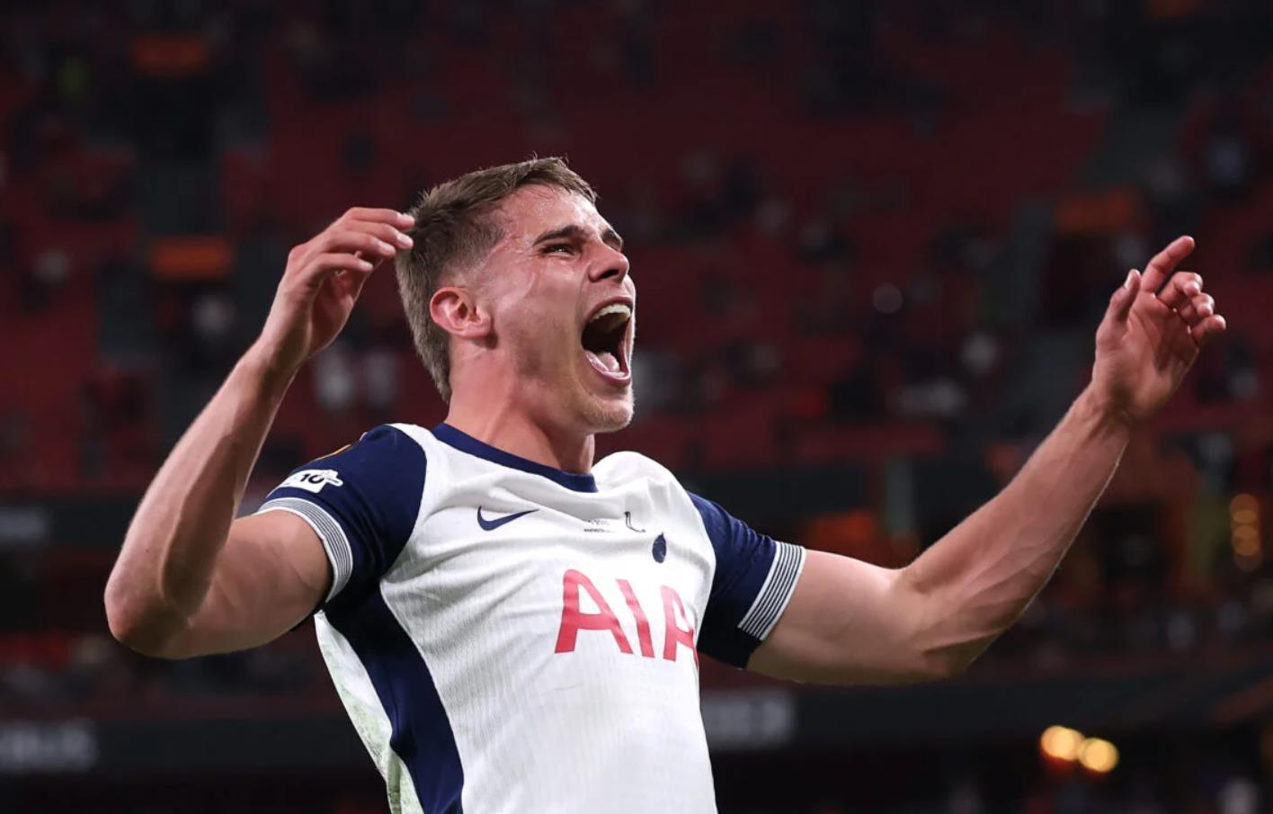 Truyền thông Anh: Van der Ven giống như một chiếc Rolls-Royce khi anh ấy có bóng, và anh ấy cũng có thể tạo ra sự răn đe trên không khi anh ấy ở trong các tình huống cố định