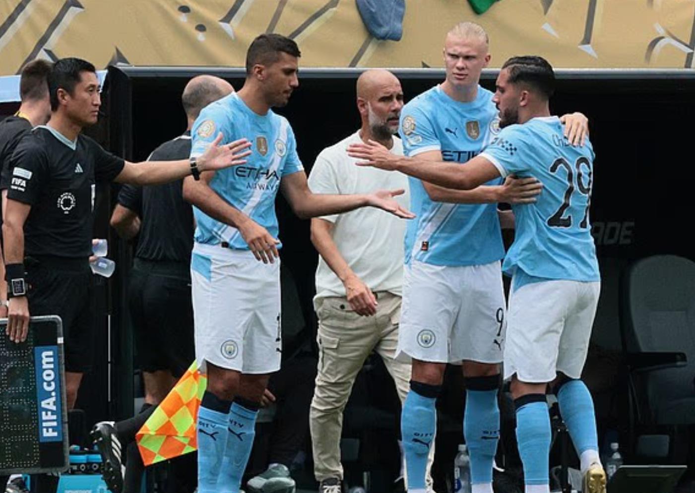 Tiếp tục thử nghiệm? Truyền thông Anh: Guardiola có thể xoay vòng 10 cầu thủ trong trận đấu tiếp theo với Al Ain Tiếp tục thử nghiệm? Truyền thông Anh: Guardiola có thể xoay vòng 10 cầu thủ trong trận đấu tiếp theo với Al Ain