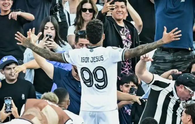 Tin đồn chuyển nhượng hàng ngày: Liverpool mua và bán, Barcelona khóa chặt tài năng Thụy Điển Tin đồn chuyển nhượng hàng ngày: Liverpool mua và bán, Barcelona khóa chặt tài năng Thụy Điển