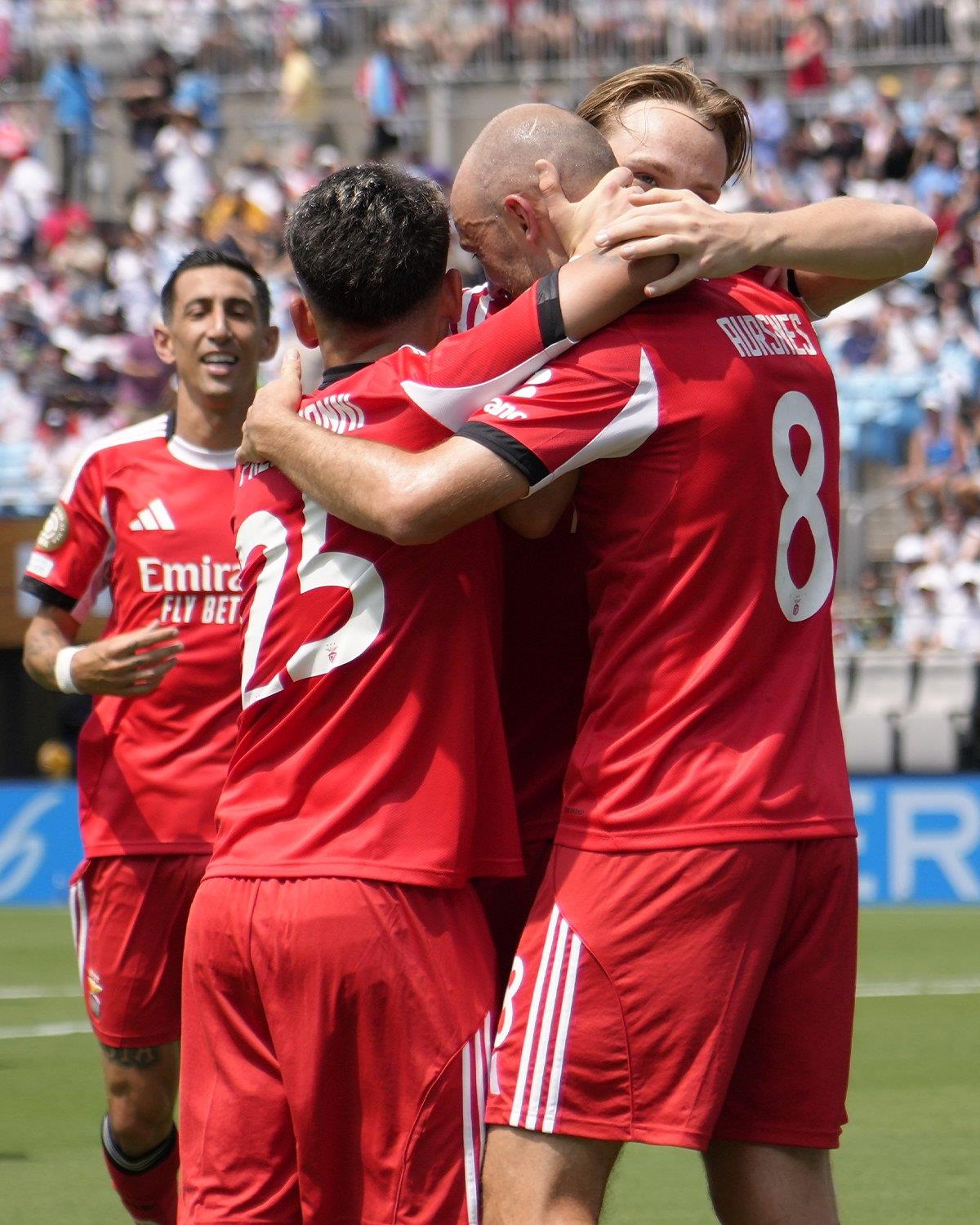 Không dễ dàng! Benfica đã đánh bại Bayern lần đầu tiên trong lịch sử và tạo nên điều kỳ diệu để tiến vào vòng 16 đội Không dễ dàng! Benfica đã đánh bại Bayern lần đầu tiên trong lịch sử và tạo nên điều kỳ diệu để tiến vào vòng 16 đội