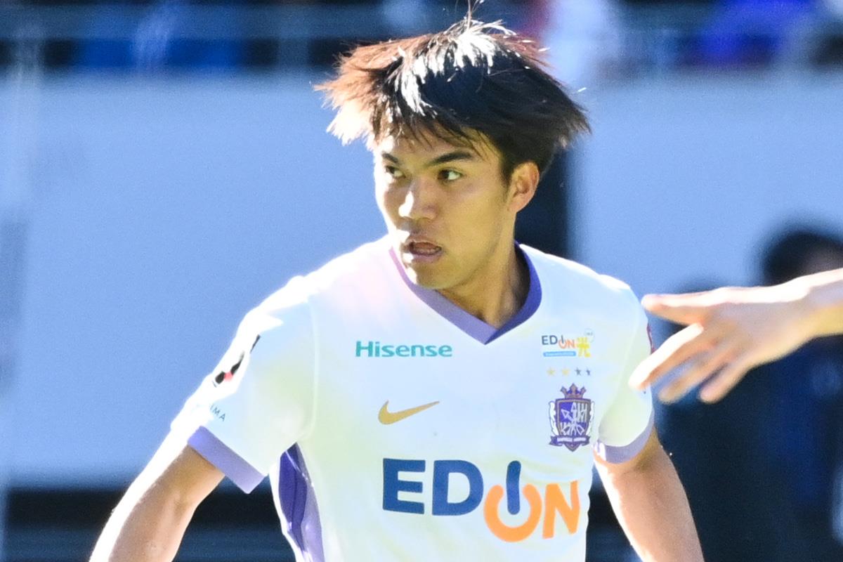 Chính thức: Đội tuyển quốc gia Nhật Bản chiêu mộ tiền vệ Satoshi Tanaka của Hiroshima để thay thế Kawasaki Sata đã rút lui vì lý do du học Chính thức: Đội tuyển quốc gia Nhật Bản chiêu mộ tiền vệ Satoshi Tanaka của Hiroshima để thay thế Kawasaki Sata đã rút lui vì lý do du học