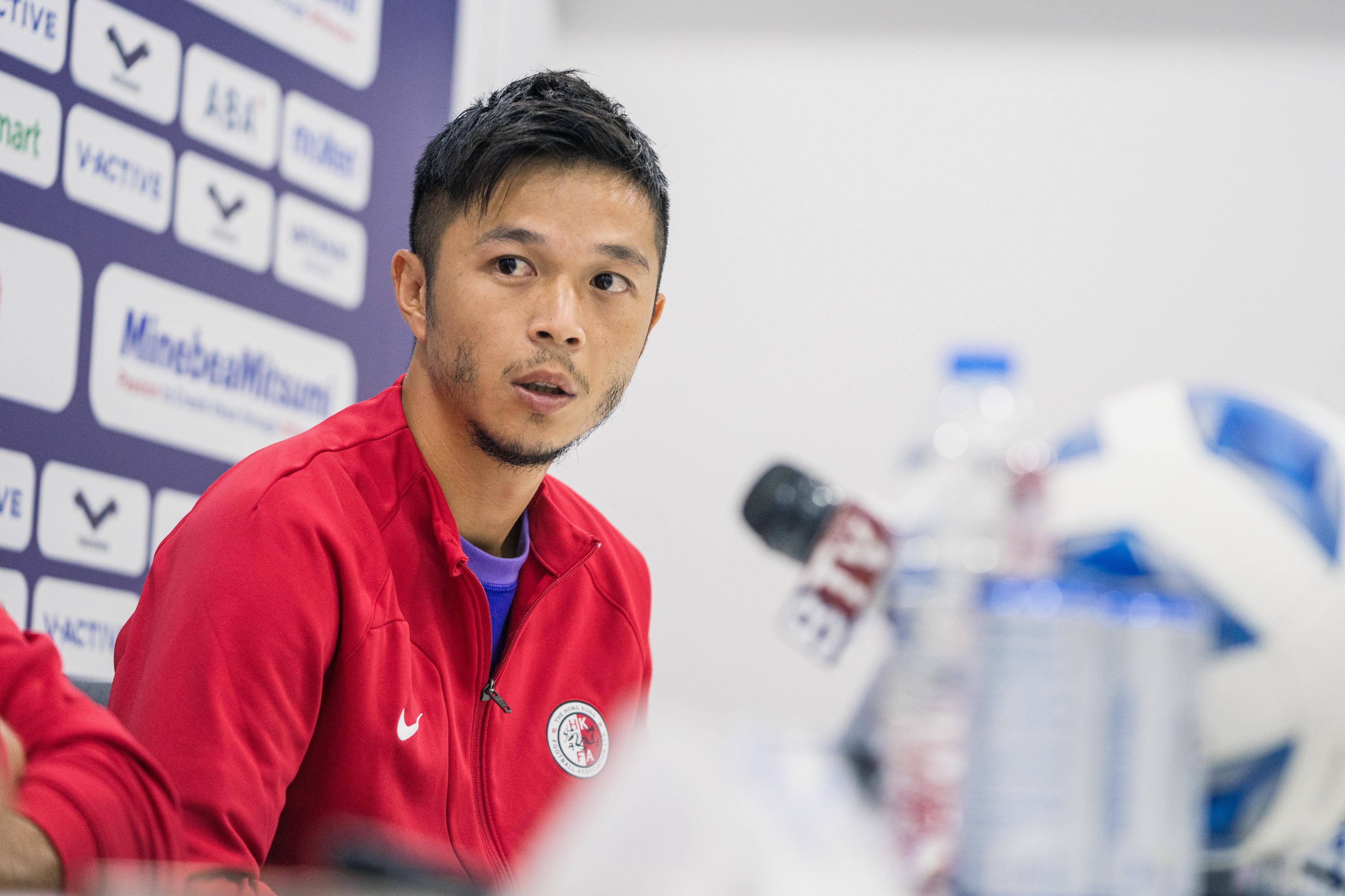 Nhận xét về các cầu thủ Hồng Kông: Trong trận chiến quan trọng giành vị trí thứ ba, ai sẽ trở thành chướng ngại vật đối với đội tuyển quốc gia Trung Quốc? Nhận xét về các cầu thủ Hồng Kông: Trong trận chiến quan trọng giành vị trí thứ ba, ai sẽ trở thành chướng ngại vật đối với đội tuyển quốc gia Trung Quốc?