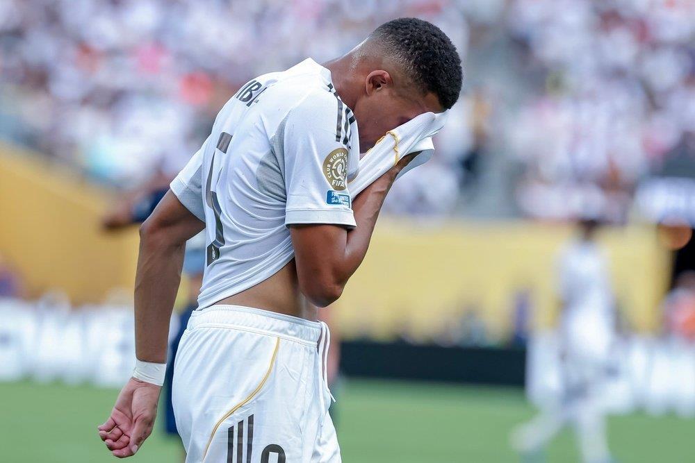 Chỉ 40 ngày! Real Madrid có khoảng cách mùa giải ngắn nhất trong lịch sử câu lạc bộ Chỉ 40 ngày! Real Madrid có khoảng cách mùa giải ngắn nhất trong lịch sử câu lạc bộ