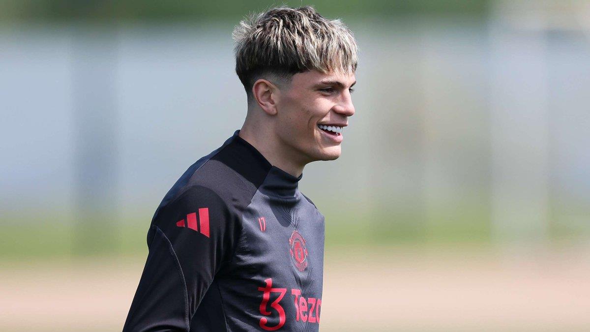 Tin đồn chuyển nhượng hàng ngày: Manchester City ký hợp đồng trở lại với thủ môn trẻ Trafford, Newcastle theo đuổi Cesco Tin đồn chuyển nhượng hàng ngày: Manchester City ký hợp đồng trở lại với thủ môn trẻ Trafford, Newcastle theo đuổi Cesco