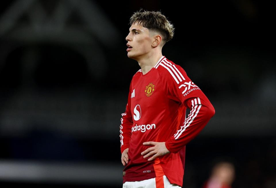 Truyền thông Anh: Manchester United hạ giá đáng kể Gnacho từ 70 triệu bảng xuống còn 40 triệu bảng Truyền thông Anh: Manchester United hạ giá đáng kể Gnacho từ 70 triệu bảng xuống còn 40 triệu bảng