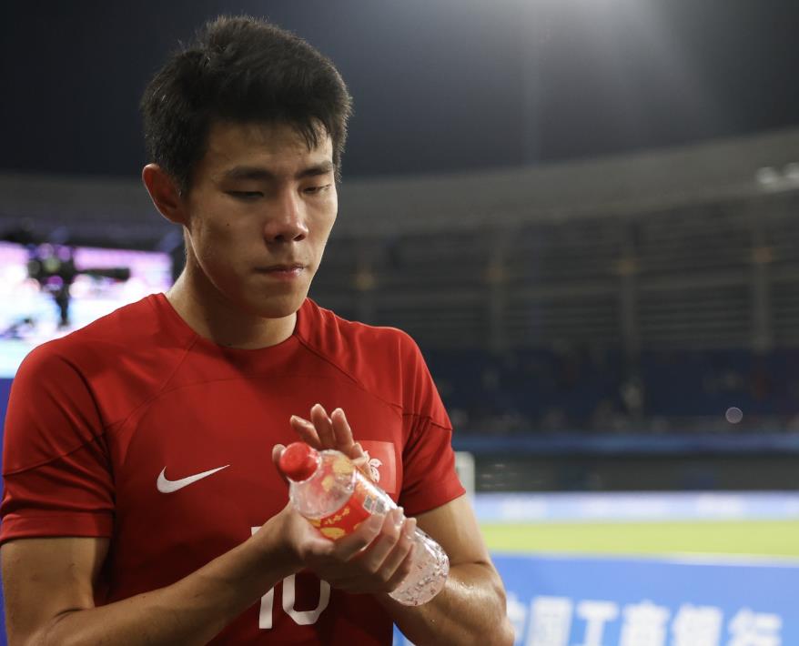 Nhận xét về các cầu thủ Hồng Kông: Trong trận chiến quan trọng giành vị trí thứ ba, ai sẽ trở thành chướng ngại vật đối với đội tuyển quốc gia Trung Quốc? Nhận xét về các cầu thủ Hồng Kông: Trong trận chiến quan trọng giành vị trí thứ ba, ai sẽ trở thành chướng ngại vật đối với đội tuyển quốc gia Trung Quốc?