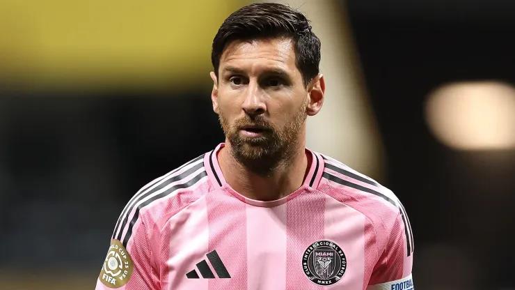 Truyền thông nước ngoài đồn đoán về điểm dừng chân tiếp theo của Messi: gia hạn hợp đồng với Miami, trở lại Barcelona hay sang Saudi Arabia đấu với Ronaldo Truyền thông nước ngoài đồn đoán về điểm dừng chân tiếp theo của Messi: gia hạn hợp đồng với Miami, trở lại Barcelona hay sang Saudi Arabia đấu với Ronaldo