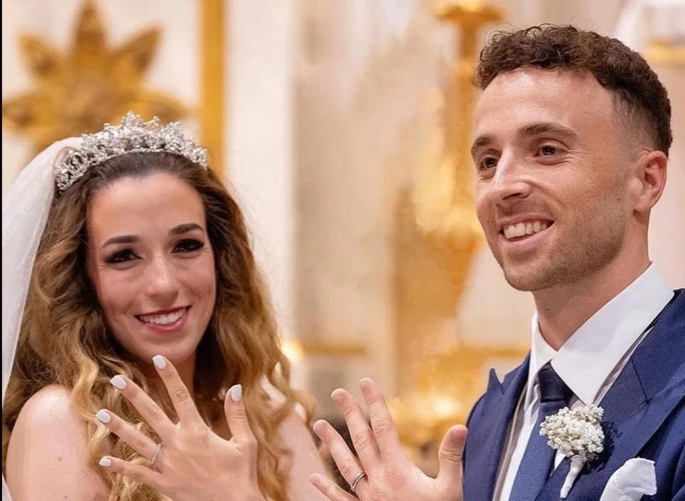 Trong nước mắt, vợ Jota đăng ảnh kỷ niệm một tháng ngày cưới: Cái chết cũng không thể chia lìa chúng ta Trong nước mắt, vợ Jota đăng ảnh kỷ niệm một tháng ngày cưới: Cái chết cũng không thể chia lìa chúng ta