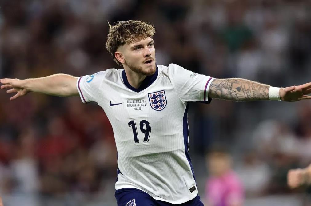 Richards: Tôi không khuyên Liverpool bán Elliott, anh ấy có thể thay thế Salah trong một năm Richards: Tôi không khuyên Liverpool bán Elliott, anh ấy có thể thay thế Salah trong một năm