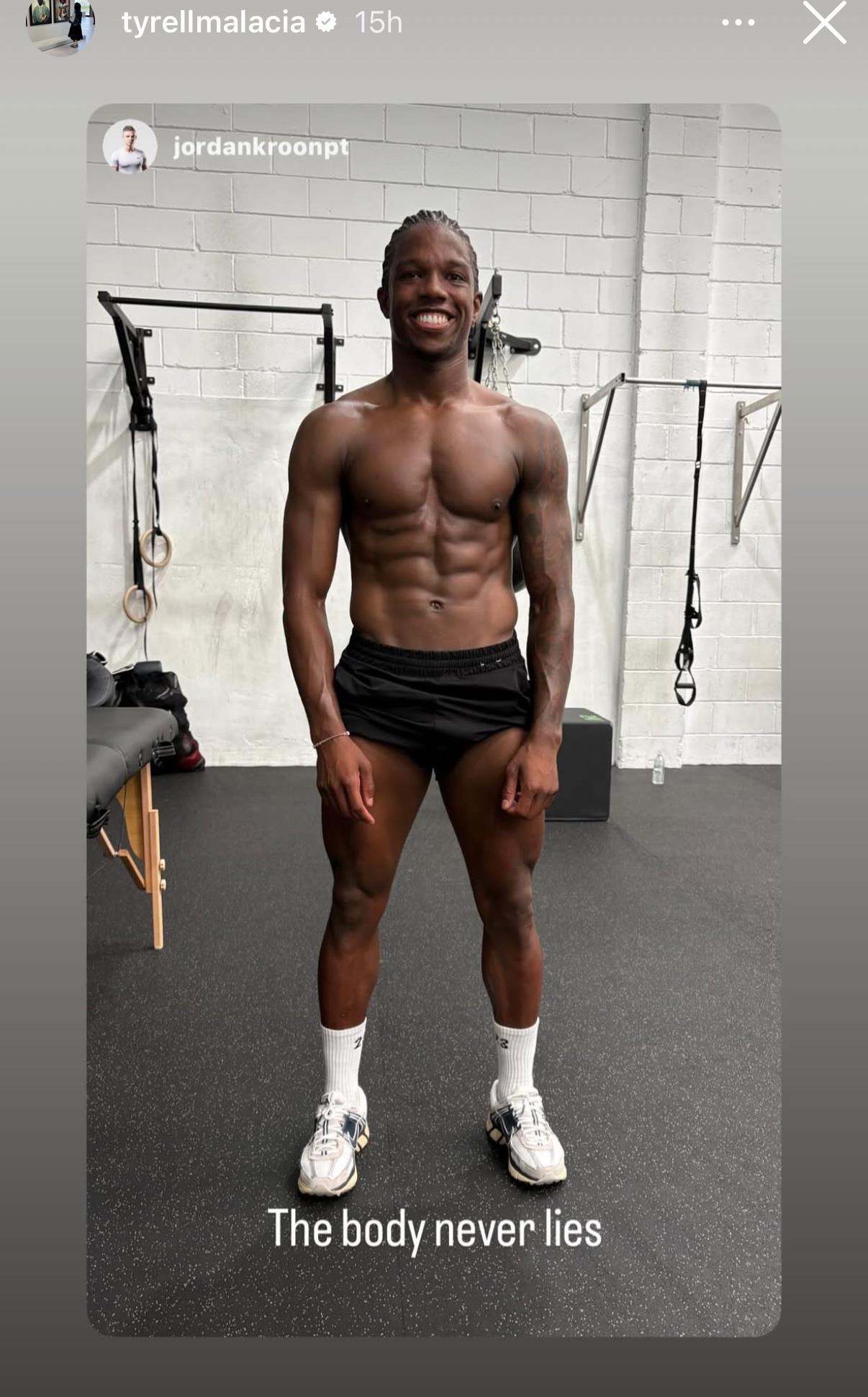 Hậu vệ Malaysia của Manchester United chia sẻ những bức ảnh về vóc dáng đáng kinh ngạc của mình: "Cơ thể không bao giờ biết nói dối" Hậu vệ Malaysia của Manchester United chia sẻ những bức ảnh về vóc dáng đáng kinh ngạc của mình: "Cơ thể không bao giờ biết nói dối"