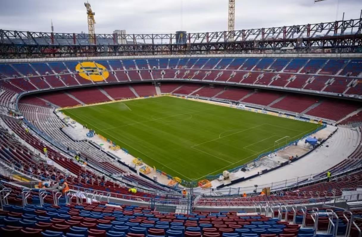 Truyền thông Tây Ban Nha: Hội đồng thành phố phê duyệt giấy phép đầu tiên của Camp Nou, cho phép 62.000 khán giả vào sân Truyền thông Tây Ban Nha: Hội đồng thành phố phê duyệt giấy phép đầu tiên của Camp Nou, cho phép 62.000 khán giả vào sân