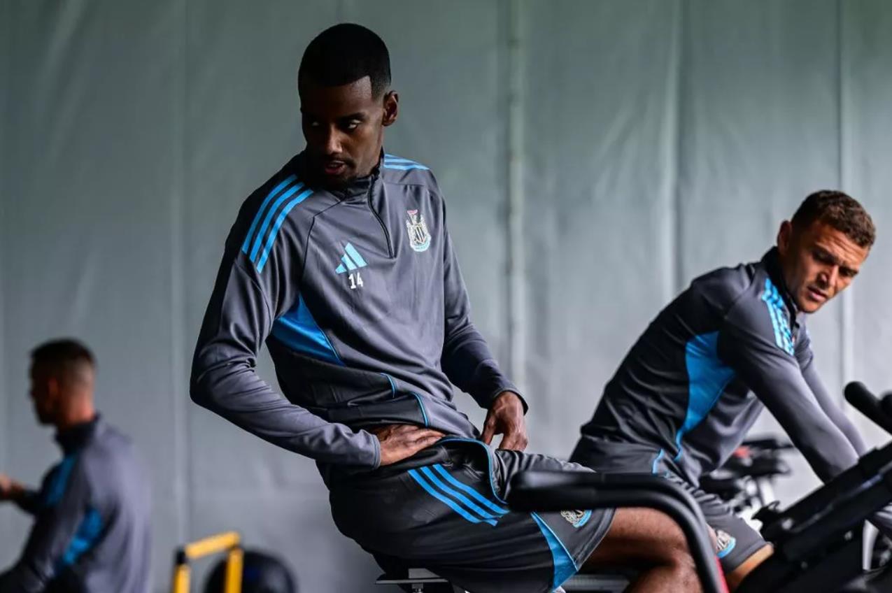 Trippier: Điện thoại của tôi luôn mở 24/7 để gọi cho Isaac, tôi hy vọng anh ấy có thể trở lại đội sau chấn thương Trippier: Điện thoại của tôi luôn mở 24/7 để gọi cho Isaac, tôi hy vọng anh ấy có thể trở lại đội sau chấn thương