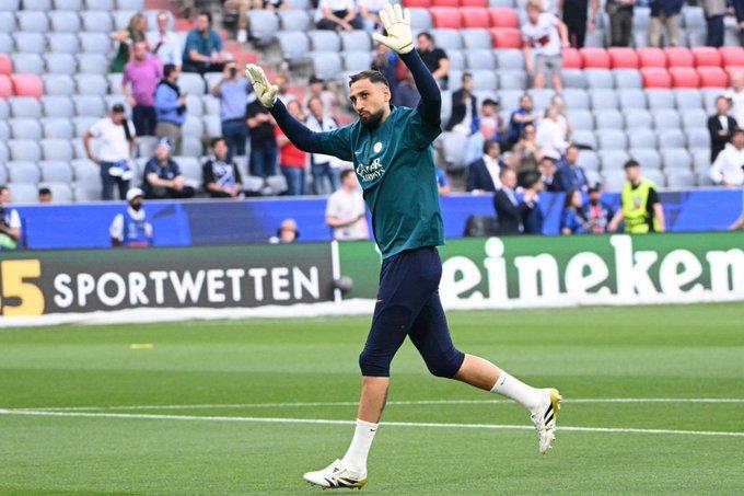 L'Equipe: Manchester City dẫn đầu cuộc đua giành Donnarumma, nhưng không muốn trả mức phí chuyển nhượng cao L'Equipe: Manchester City dẫn đầu cuộc đua giành Donnarumma, nhưng không muốn trả mức phí chuyển nhượng cao