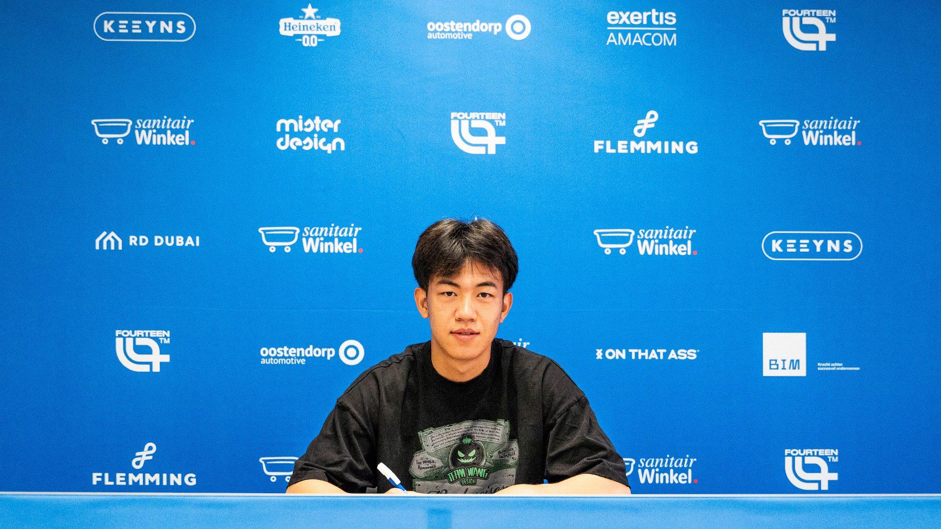 Quan chức của đội bóng Eredivisie Hà Lan Den Bosch: Cầu thủ trẻ 20 tuổi Wang Bohao của Shaanxi United đã gia nhập đội theo dạng cho mượn Quan chức của đội bóng Eredivisie Hà Lan Den Bosch: Cầu thủ trẻ 20 tuổi Wang Bohao của Shaanxi United đã gia nhập đội theo dạng cho mượn