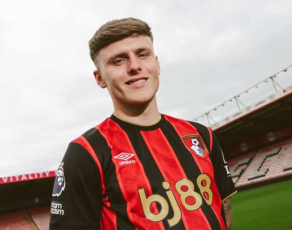 Tin đồn chuyển nhượng hàng ngày: Sancho từ chối chuyển đến Roma; Vinicius thay đổi hợp đồng gia hạn Tin đồn chuyển nhượng hàng ngày: Sancho từ chối chuyển đến Roma; Vinicius thay đổi hợp đồng gia hạn