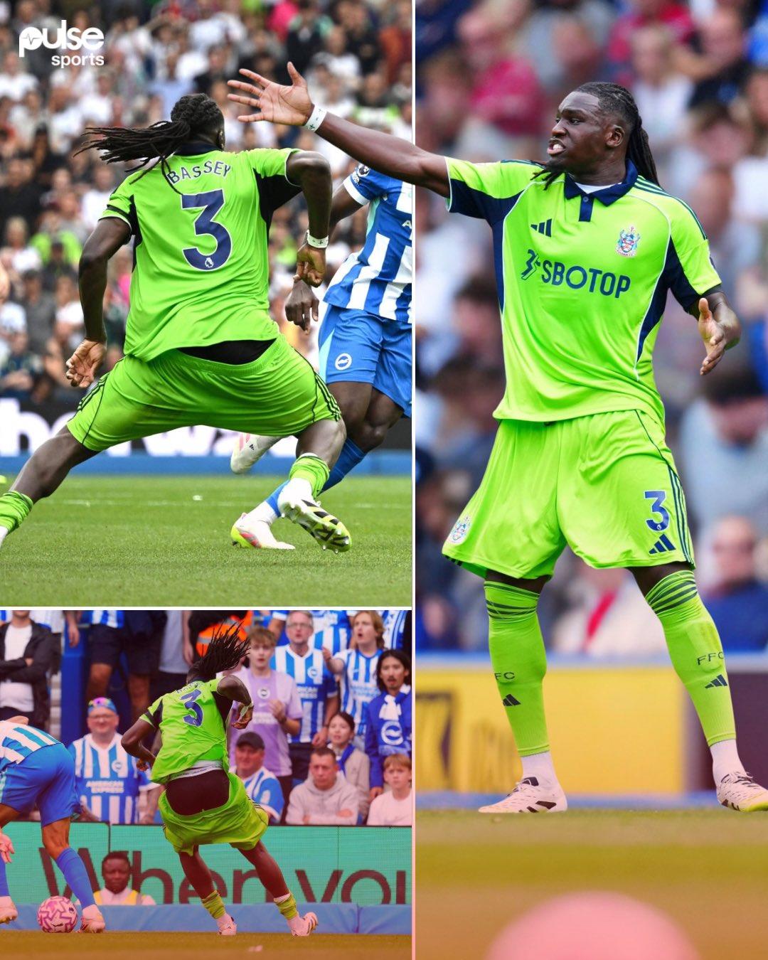 Quần đùi của hậu vệ Bassi của Fulham tụt xuống nhiều lần trong trận đấu, khiến người hâm mộ bật cười Quần đùi của hậu vệ Bassi của Fulham tụt xuống nhiều lần trong trận đấu, khiến người hâm mộ bật cười