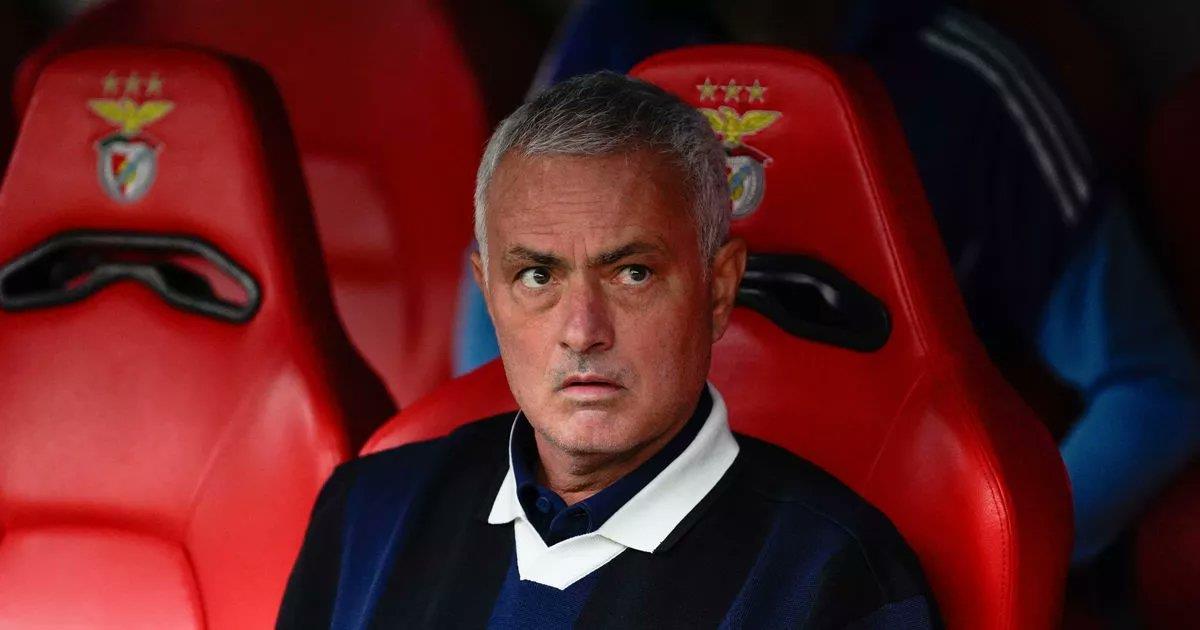 Đi đâu tiếp theo? Mourinho đã bị sa thải bảy lần trong sự nghiệp huấn luyện của mình Đi đâu tiếp theo? Mourinho đã bị sa thải bảy lần trong sự nghiệp huấn luyện của mình