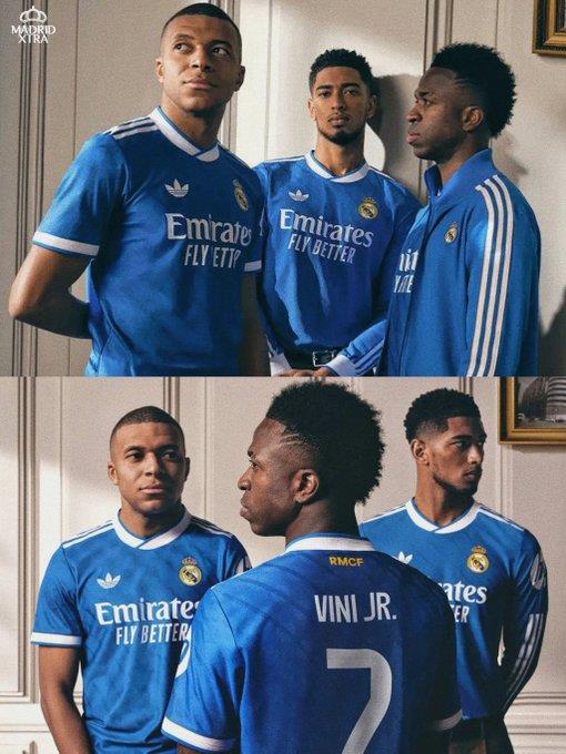 Bạn đang mơ về mùa giải 2013-14? Mẫu áo đấu thứ ba của Real Madrid cho mùa giải mới đã được ra mắt, với thân áo màu xanh và sọc trắng. Bạn đang mơ về mùa giải 2013-14? Mẫu áo đấu thứ ba của Real Madrid cho mùa giải mới đã được ra mắt, với thân áo màu xanh và sọc trắng.