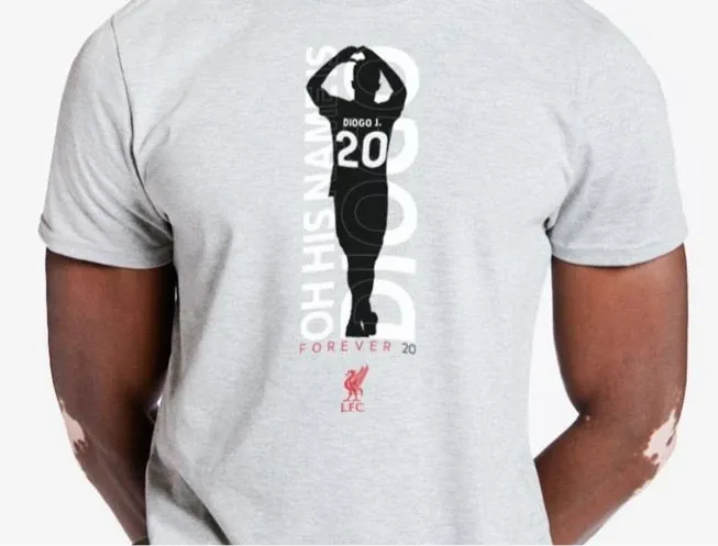 Liverpool ra mắt áo phông kỷ niệm Jota, lợi nhuận sẽ được chuyển cho dự án bóng đá mang tên anh Liverpool ra mắt áo phông kỷ niệm Jota, lợi nhuận sẽ được chuyển cho dự án bóng đá mang tên anh