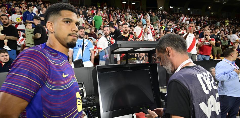 Mundo Deportivo: La Liga bắt đầu kiểm tra toàn diện thiết bị VAR để đảm bảo trò hề mất điện không xảy ra nữa Mundo Deportivo: La Liga bắt đầu kiểm tra toàn diện thiết bị VAR để đảm bảo trò hề mất điện không xảy ra nữa