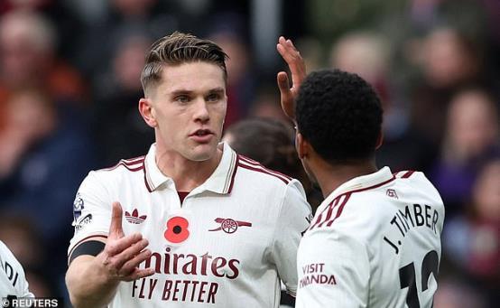 Vì sao Viktor Gyokeres rời sân sớm trước Burnley 1 Vì sao Viktor Gyokeres rời sân sớm trước Burnley 1